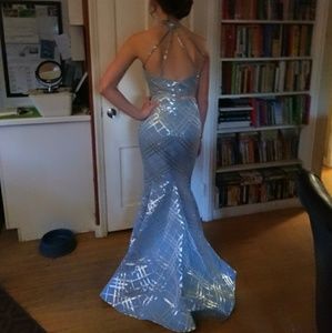 Worn once would love to see it sparkle again